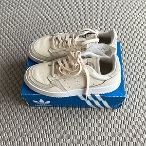 Adidas Supercourt Sneakers in Cream